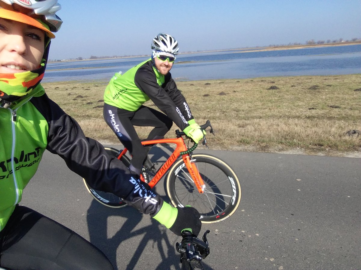 Skinlinesportsw's tweet photo. #bike #Training #GoodDay #cycling #cyclinglife #skinline #sportswear #specialized #zipPi #sram https://t.co/xgeKOtD6CC