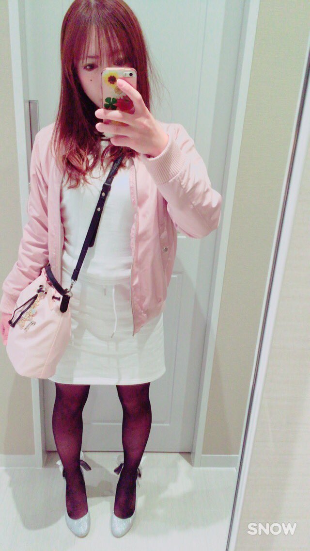 AAAidacchan's tweet photo. マッサージ終わってホテルふらふらしてたらエルモのメガネ見つけた😍💕すぐに買いました😳💕
これからEMODA✖️宇野ちゃんコラボ服とマイラのシューズで梅田に繰り出します〜😎💕
自撮りばかりでお目汚しすいません🙇🏻💓 https://t.co/xlcqSb2Tpz