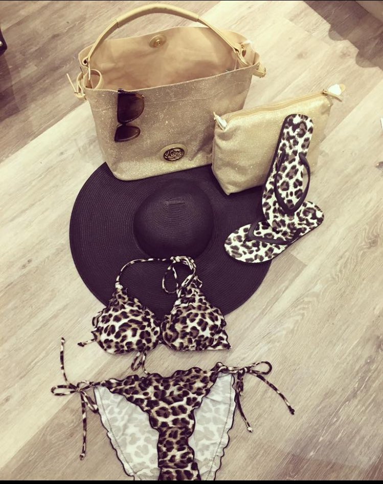 RubyRoom's tweet image. Holiday essentials - nailed it 💋