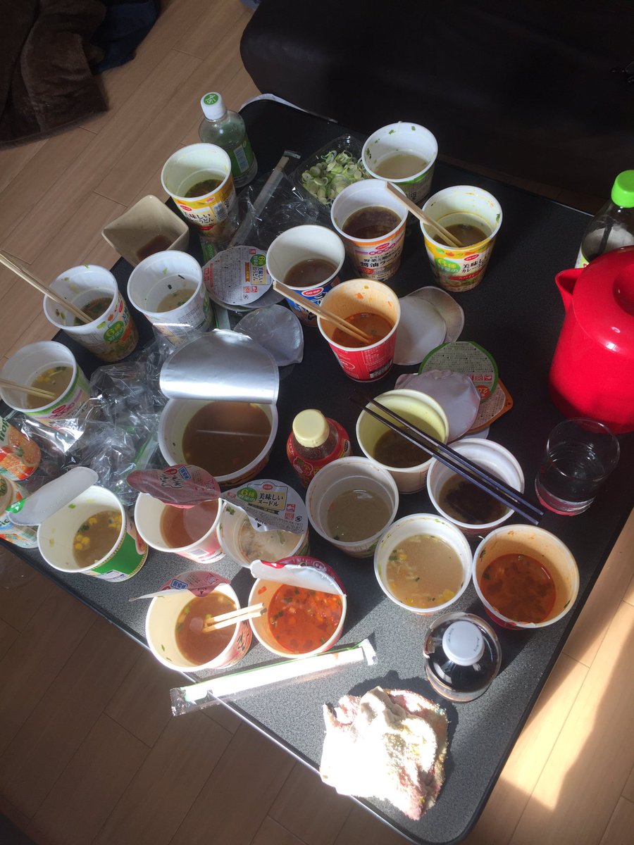 y000oo's tweet photo. 第2回カップラーメン選手権は自己記録更新しました。 https://t.co/uyIqSYWjoF