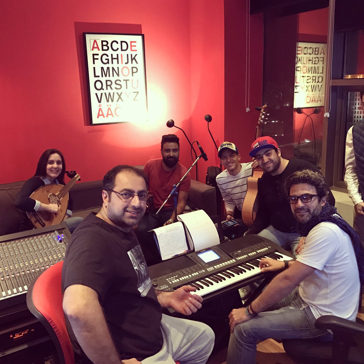 bassemassaf's tweet photo. #jamsession in #kuwaitcity 🇰🇼 with the talented #thevoice #Artist @walaa_jundi &amp; my friend #elshatty #oriental #fusion #producerlife https://t.co/R3iaUkhkcD
