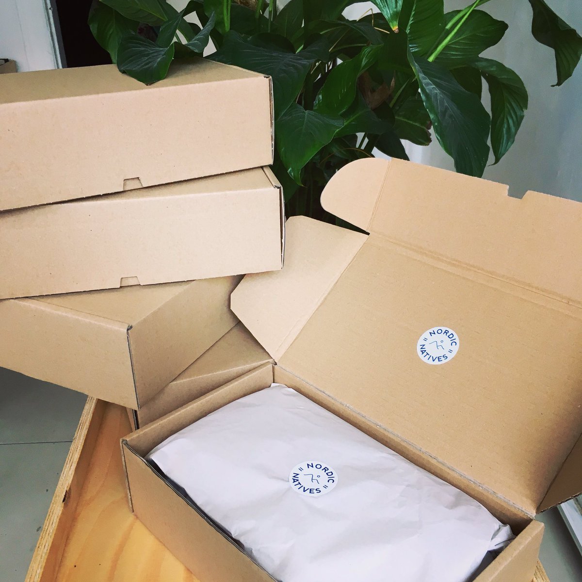 We are packing your boxes filled with Nordic delicacies! 🌿📦 sending tomorrow! 

#dkgreen #subscriptionbox #hygge #lækkert