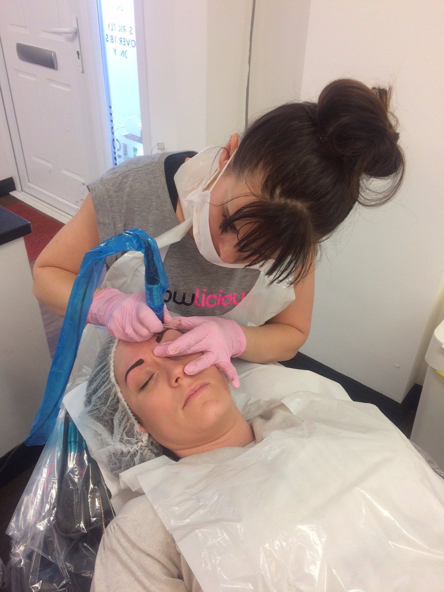 browlicious_bm's tweet photo. Been let down by your brow therapist?  Contact me today for a free, no obligation consultation #powderbrows #tatoo https://t.co/0rI71o8qGp https://t.co/qvXikrkiGZ