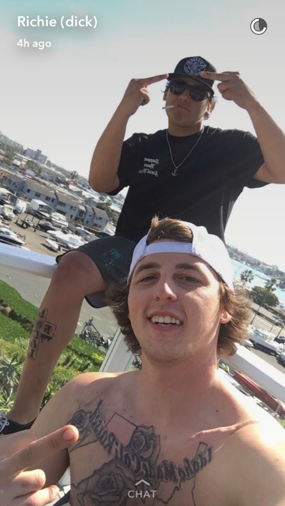 bubb_230's tweet photo. Beach cruisin with my doggies🤙🏼 https://t.co/c3BtC6Zm0R