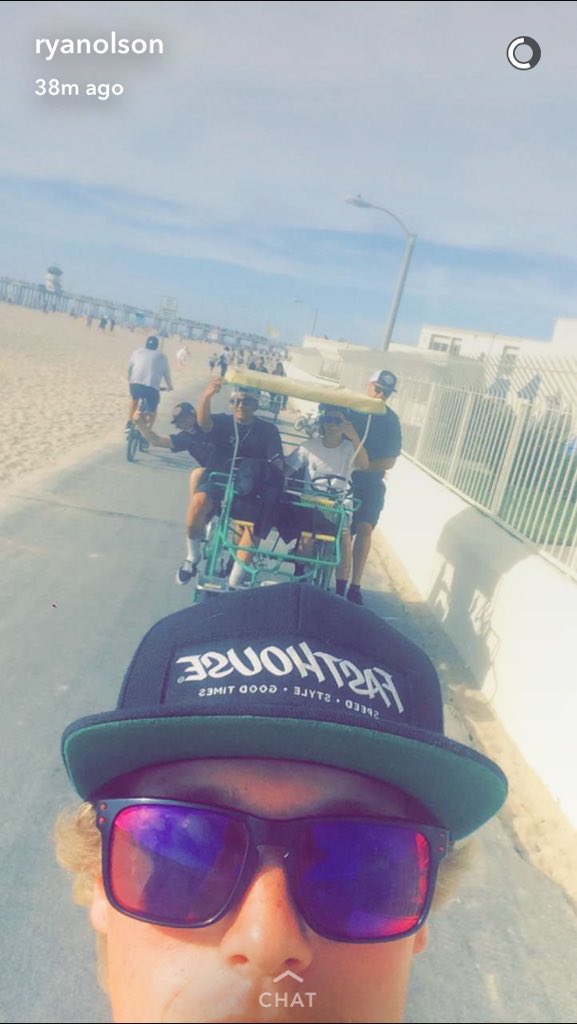 bubb_230's tweet photo. Beach cruisin with my doggies🤙🏼 https://t.co/c3BtC6Zm0R