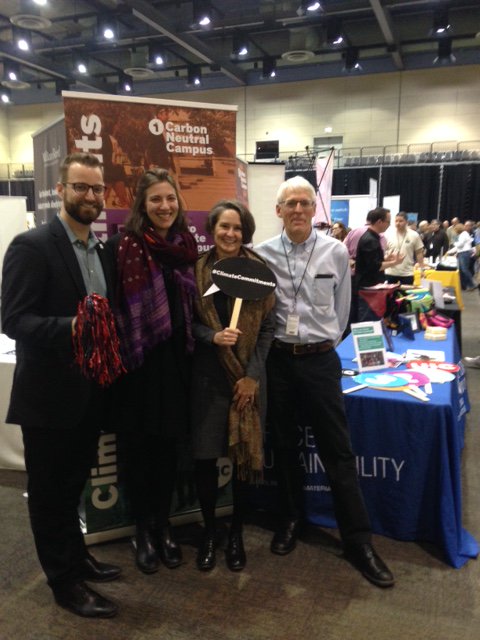 DukeELPC's tweet photo. Belated photo of our #climatechange and #agriculture panel from #GFFChi @GoodFoodFestChi w/ @MPollans @p_lehner @Earthjustice @PaceEnvClinic https://t.co/CypbGVrzkB