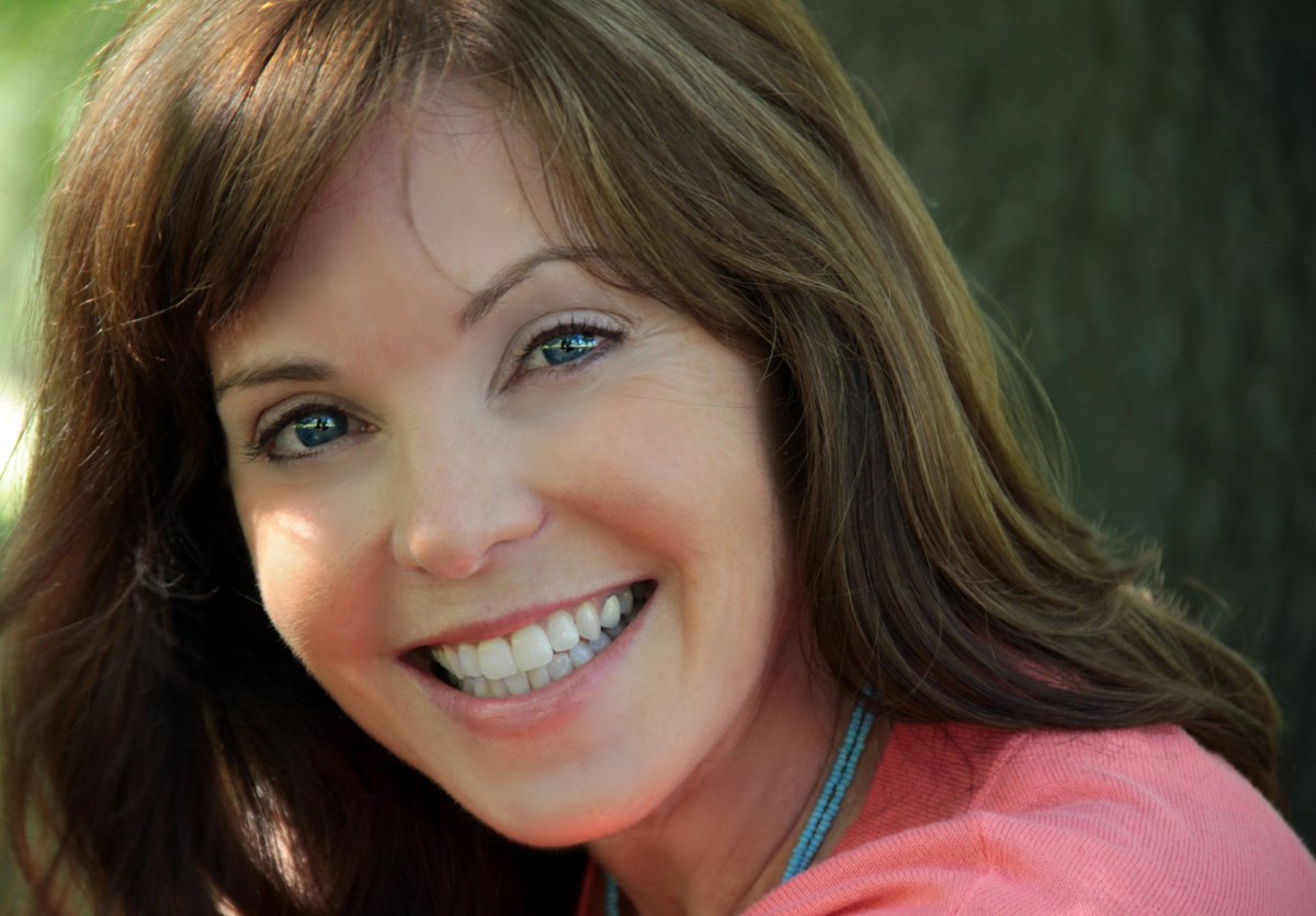 Staying positive in a negative world is possible! Lisa Jesswein will show you how on 3/27. Get your tickets now! bit.ly/1FcemTL