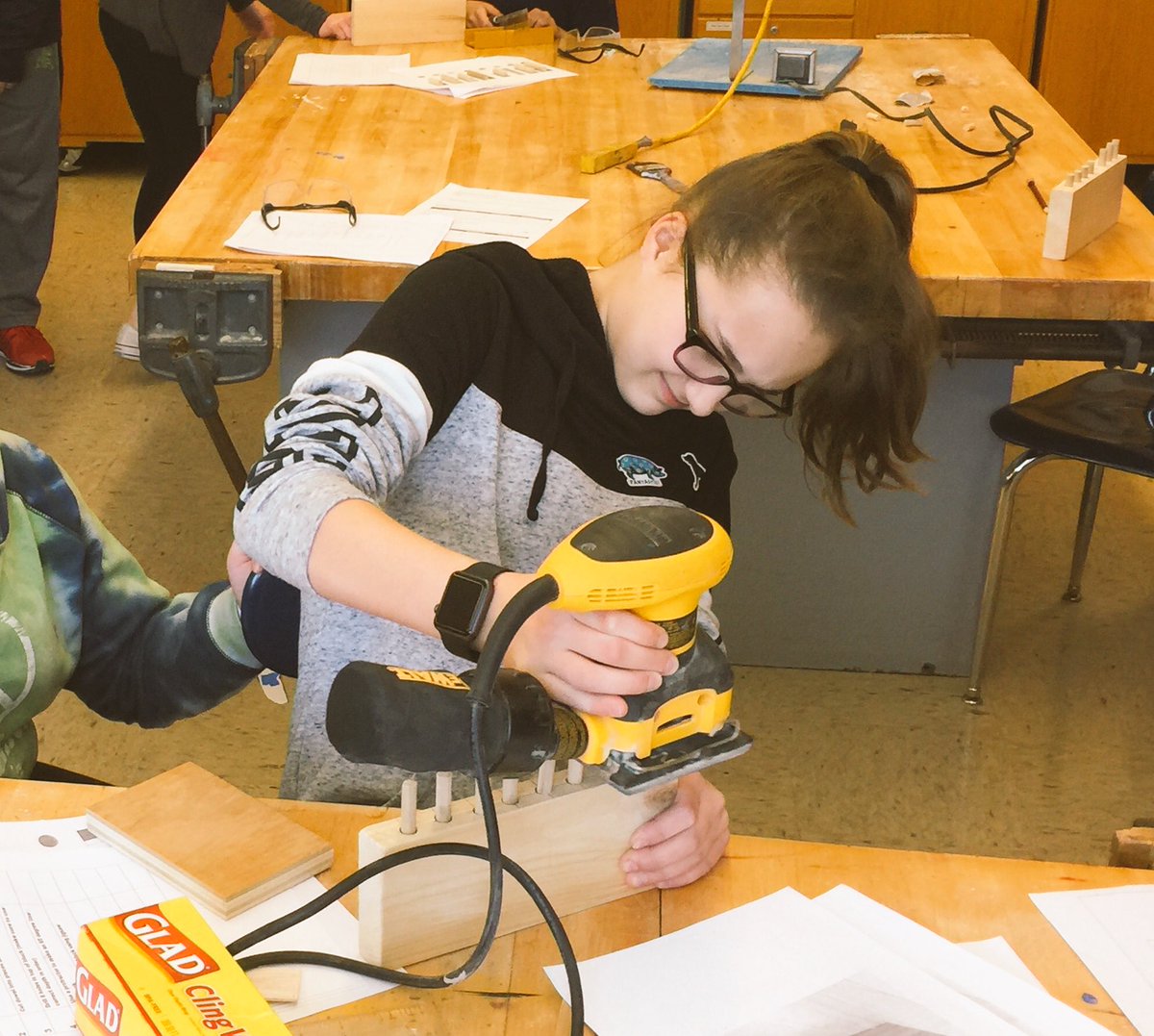knavtech's tweet photo. 6th grade #technology working on fundamental #woodworking #skills @MapleHill_MS #puzzle #problemsolving https://t.co/Dafod9FjcZ