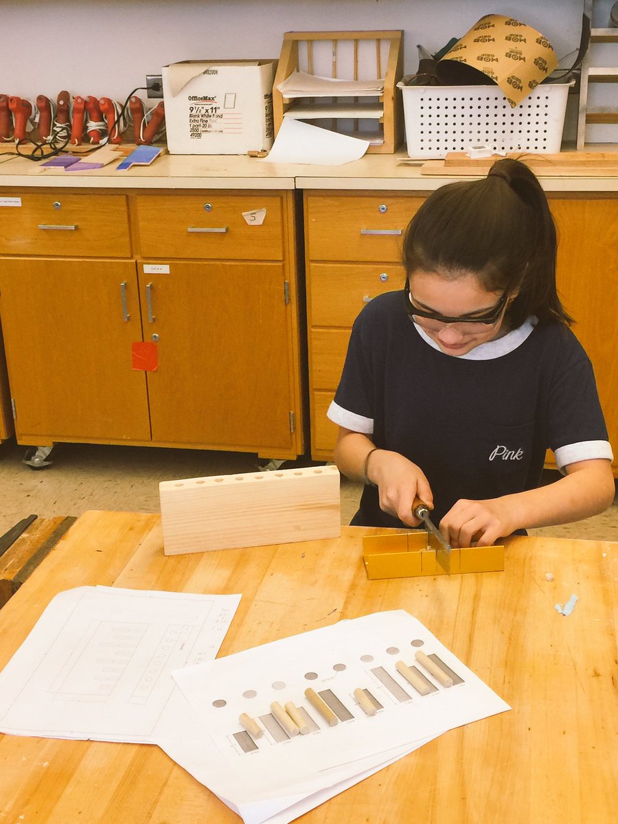 knavtech's tweet photo. 6th grade #technology working on fundamental #woodworking #skills @MapleHill_MS #puzzle #problemsolving https://t.co/Dafod9FjcZ