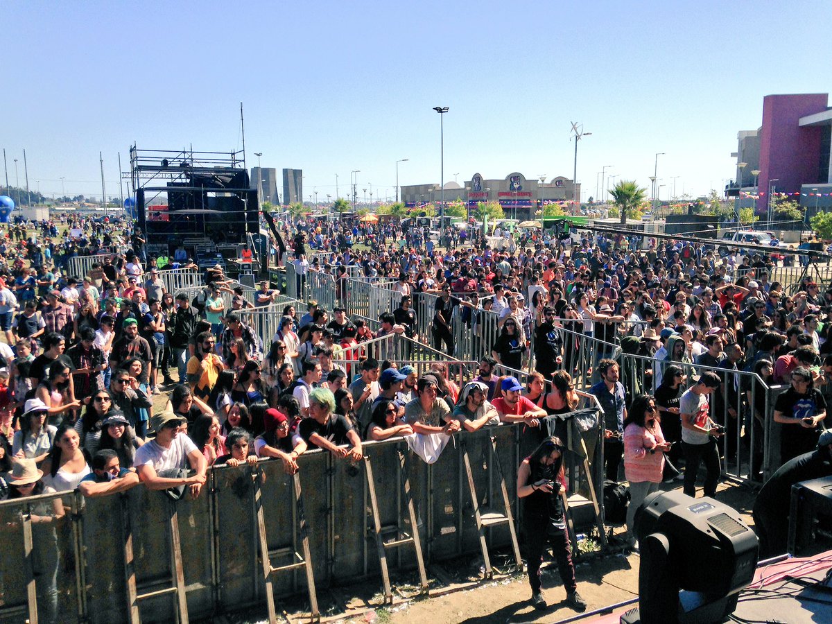 ke___vrs's tweet photo. Última jornada del #REC grande #MULIER se pasaron 🤘🏻😙🎙 @sonidomulier @RockEnConce @ConceRockMusica @MusicosConce @40ChileOficial https://t.co/6goKoeqDnM
