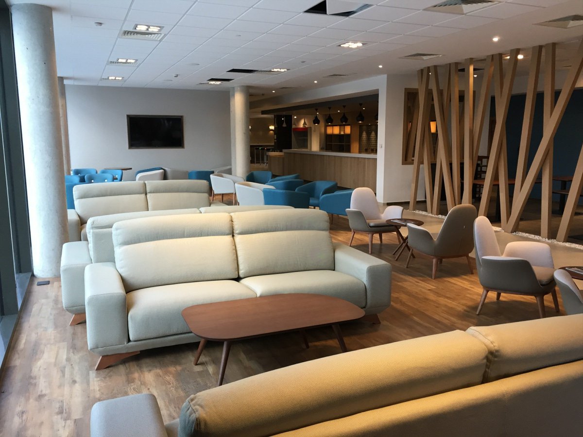 PCastroFerreiro's tweet photo. Club deportivo @vescom #vescom #wallcovering #vinyl #upholstery #bowen #samar #togo #furkaplus #dalma #shannon https://t.co/aIRnPB1dXy