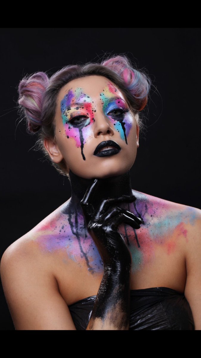 tarasworld_'s tweet photo. @RuPaul any chance of a RT pls?My brother is in a comp to be UK top up+coming stylist! Its gone to public votes https://t.co/7YVyBdBJ6s https://t.co/6L8W88ULFf