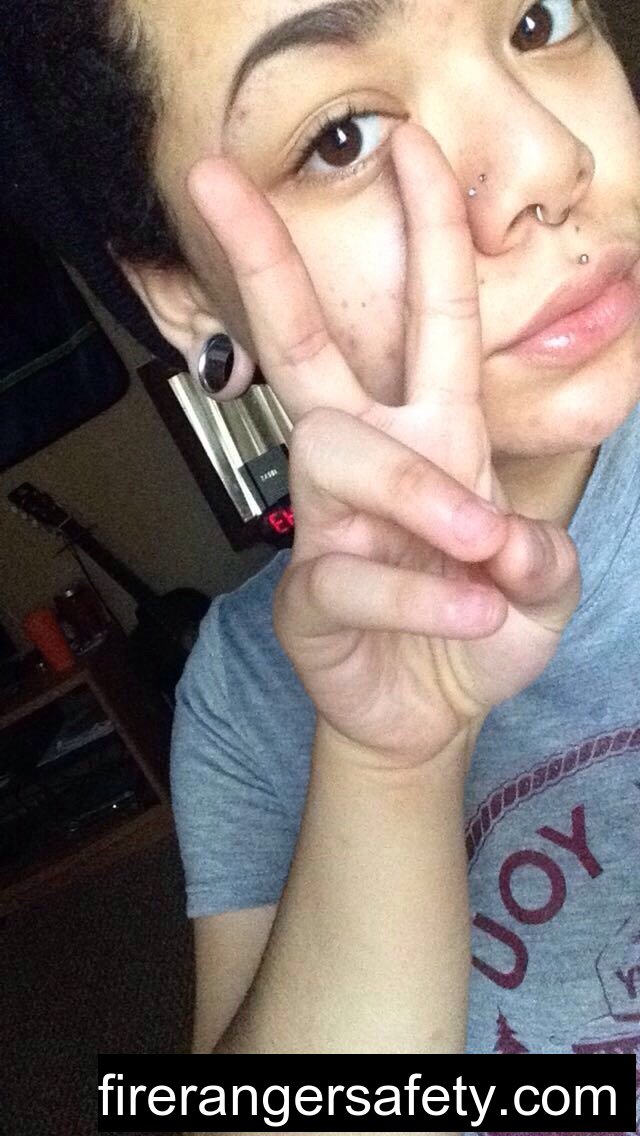 mt_fireranger's tweet photo. #I'mababyfacedasshole #hieveryone #jt.txt #me #agender #queer #asexual #18 #lgbtaq #trans #transgender #nonbinar... https://t.co/XeVbfZKgwD