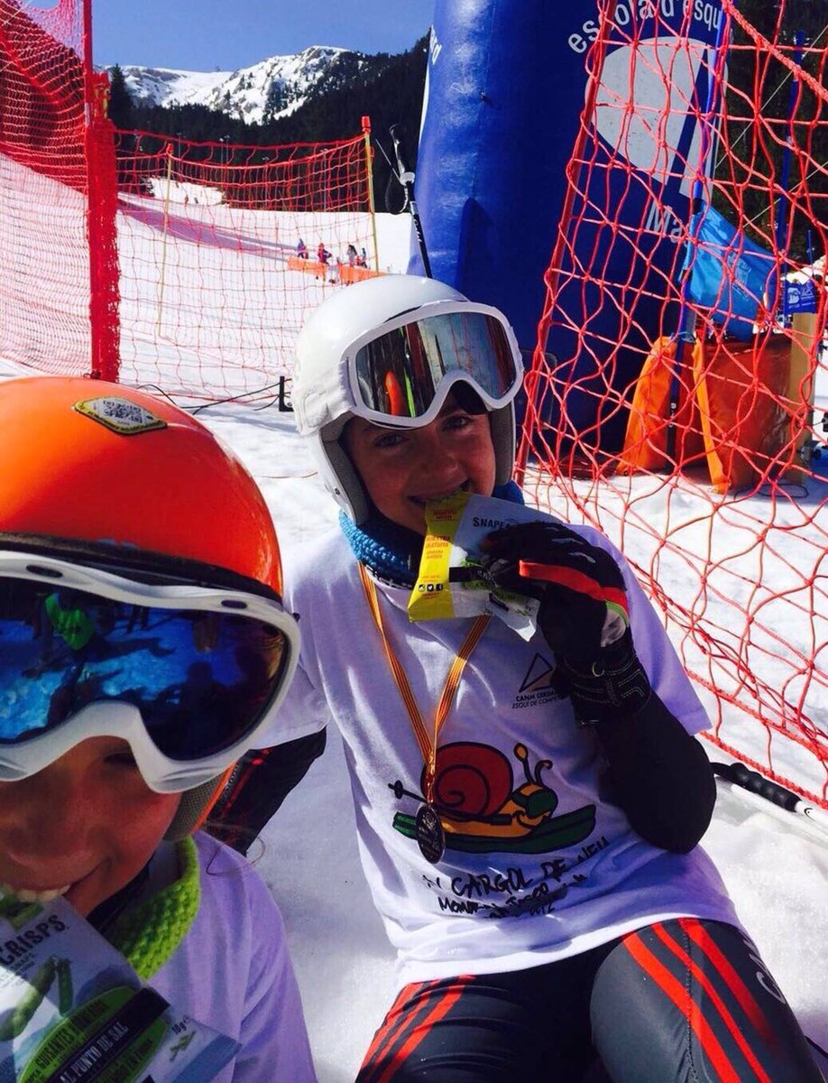 Sábado de sol y nieve  en la competición de esquí “23è Cargol de Neu” en la Masella ¡increíble! ⛷❄️🌞👍