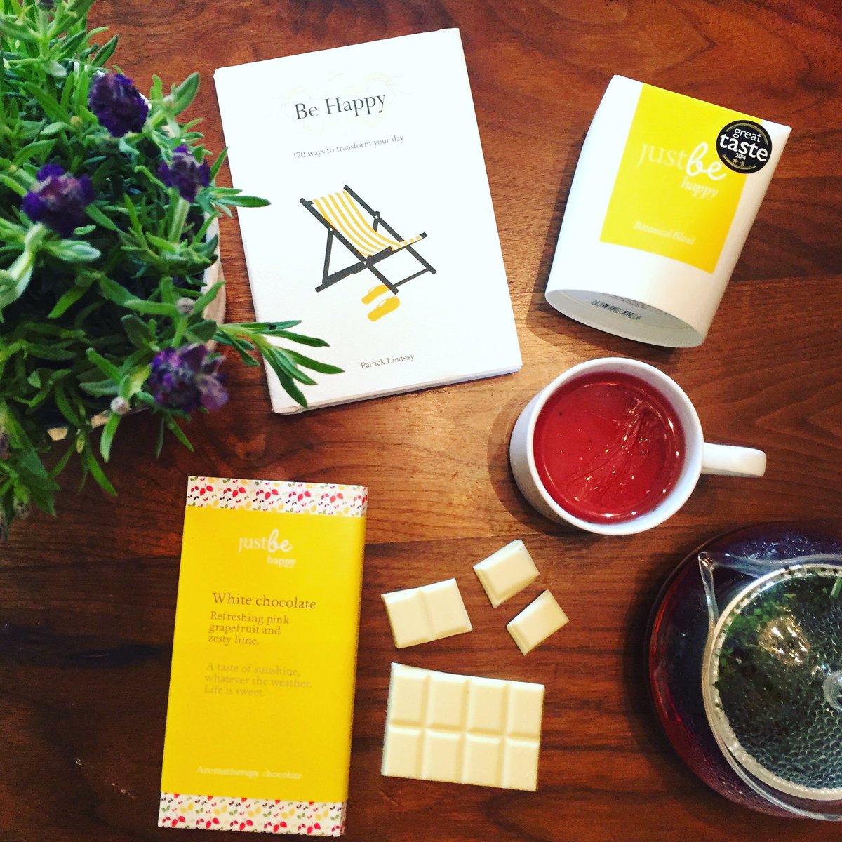 JustBeBotanical's tweet photo. Today's International Day of Happiness, so wishing you a good one 🌟#InternationalDayOfHappiness https://t.co/lbLkOlv8F5