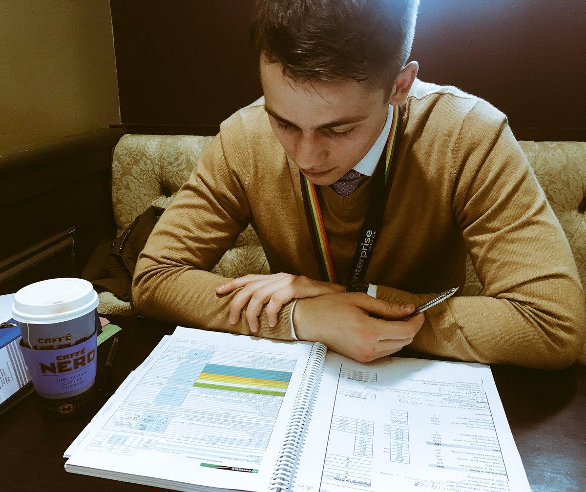 priyakaur__'s tweet photo. Folder review with Gytis! All about employee development at @ERACGlasgowCity @OliverBoucher2 #eracscotland #wegotthis #developthebest https://t.co/h7KmJ3QZkn