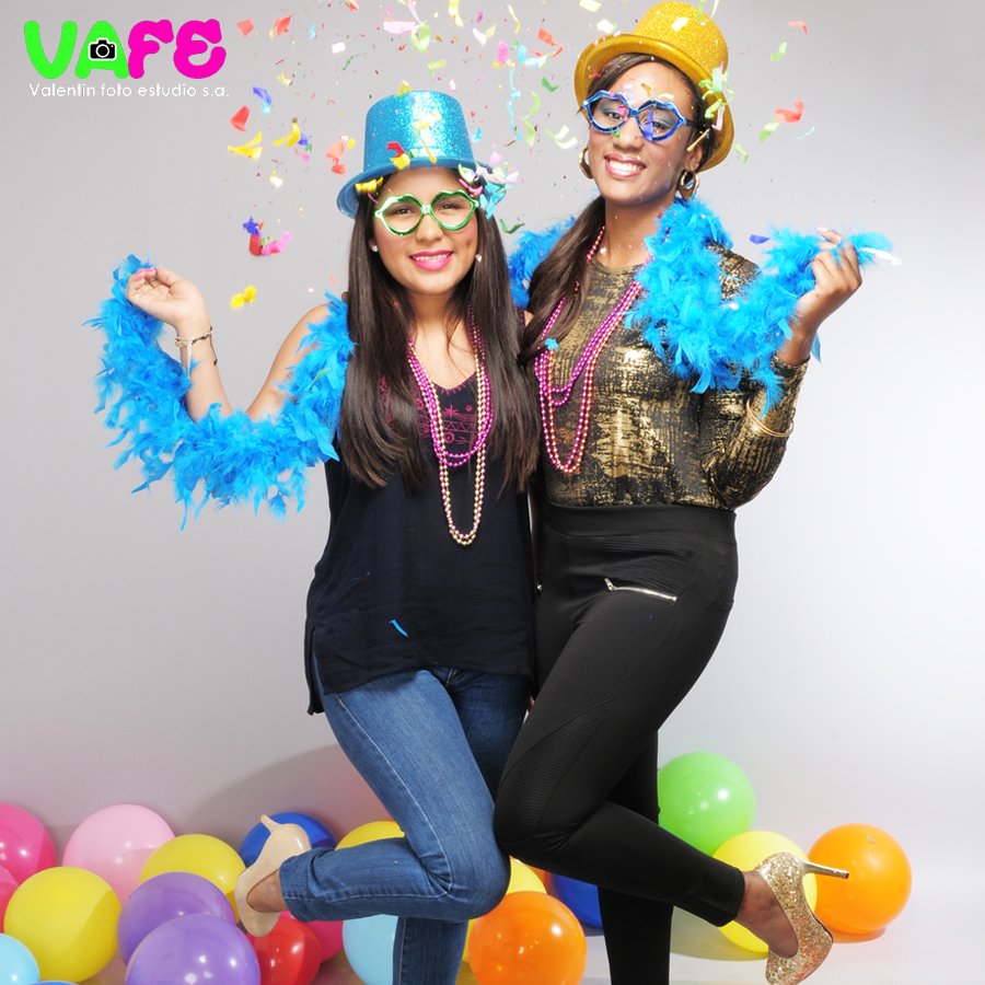vafepanama's tweet photo. Así de divertidas son nuestras sesiones fotográficas. Llámanos al: 225-5601 #SomosVAFE https://t.co/wvFlS0X1TC