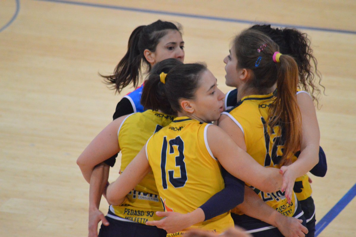 PegasoMolfetta's tweet photo. @PegasoMolfetta VS #Ortanova #3a0
#CFvolley #CFpuglia #ilmiovolley #volley #forzaragazze #finoallafine #nonsimolla
https://t.co/RYdr86EKPX https://t.co/Y4J5z6Ffgv