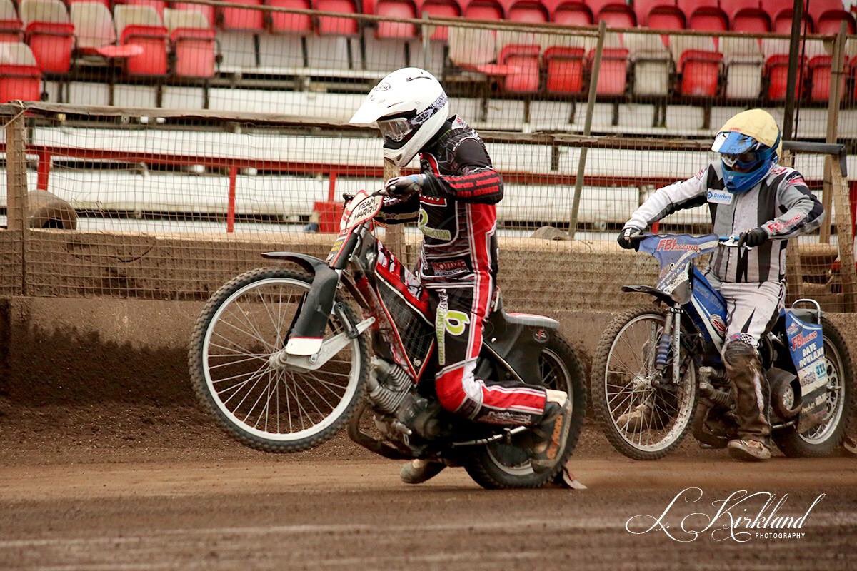 speedwayphoto's tweet photo. Tom Perry with an explosive start #stillwon #speedway #racing #nobrakes #motorbike #motorcycle https://t.co/7AuAnAhelE