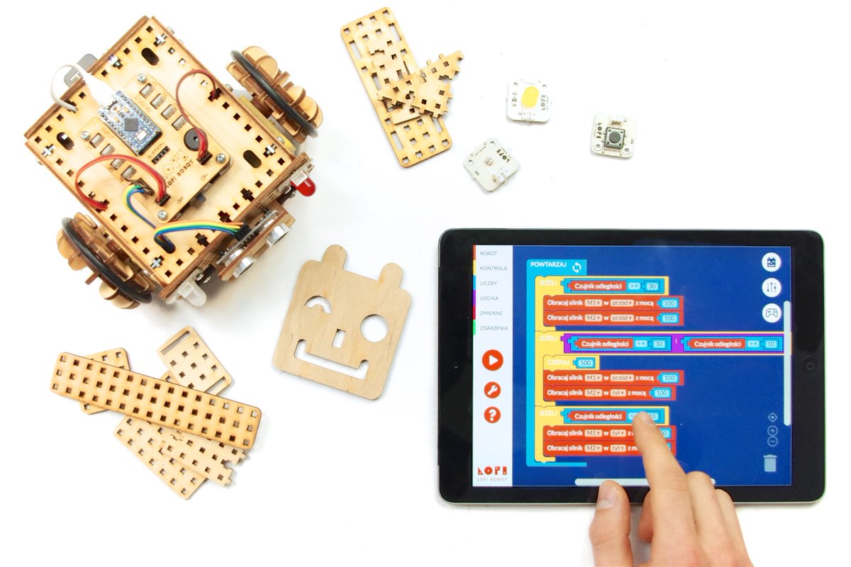 LoFiRobot's tweet image. Drag and drop programming for arduino robots lofiblocks.com #arduino #blockly #scratch #robots