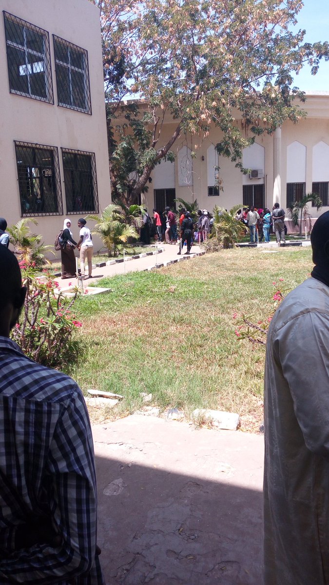 freejobe39's tweet photo. #NOW: Trial resumes of ex-Prez #Jammeh's spy chief Yankuba #Badjie &amp; Co charged with killing late Solo #Sandeng. Room full &amp; max security https://t.co/A269W19eXi