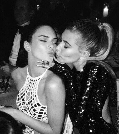 Spens_Official's tweet photo. Best Friends 👭#forever https://t.co/1JJgntfhrI