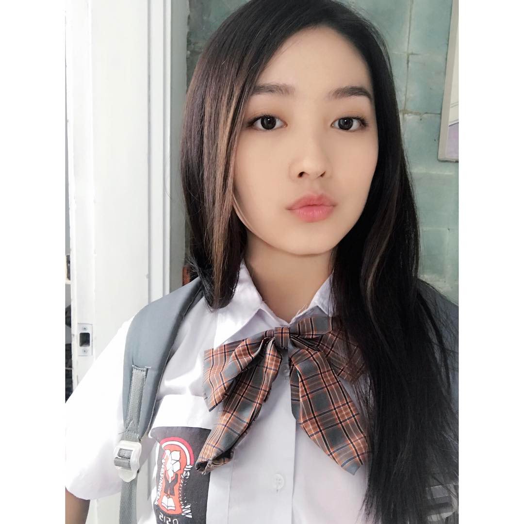 Gimana kelanjutan kisah Cinta di Anak Sekolahan? 
Anak Sekolahan setiap hari pkl 16.30 wib hanya di SCTV