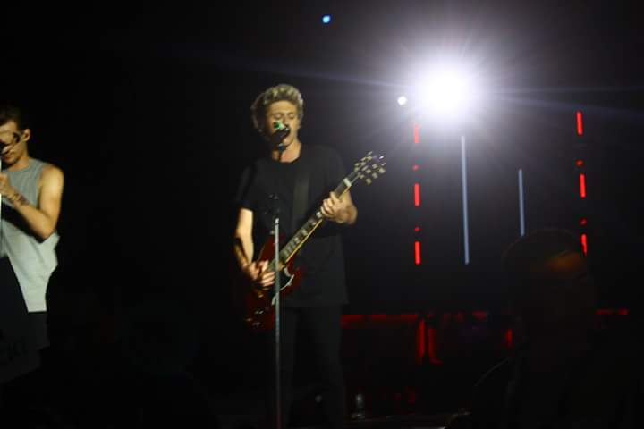 KDerss's tweet photo. 2 year anniversary of the first ot4 performance in Manila, tomorrow  #OTRA2015 https://t.co/1yuImI8rGx