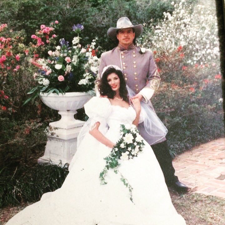 david_bellamy's tweet photo. Married to this babe 24yrs today, ♥️♥️♥️ https://t.co/s2pYAJfGqN