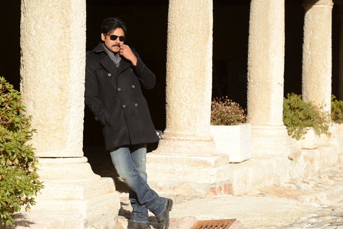 katamarayudu's tweet photo. KATAMARAYUDU CARNIVAL IN 3DAYS https://t.co/vsMRO368xV