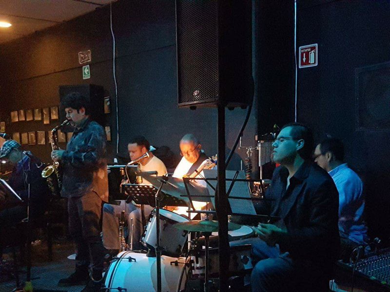CrikethBand's tweet photo. ¡Estuvo cool! Gracias a @jazz_place por la invitación. 😀 https://t.co/QOskKvO2pb