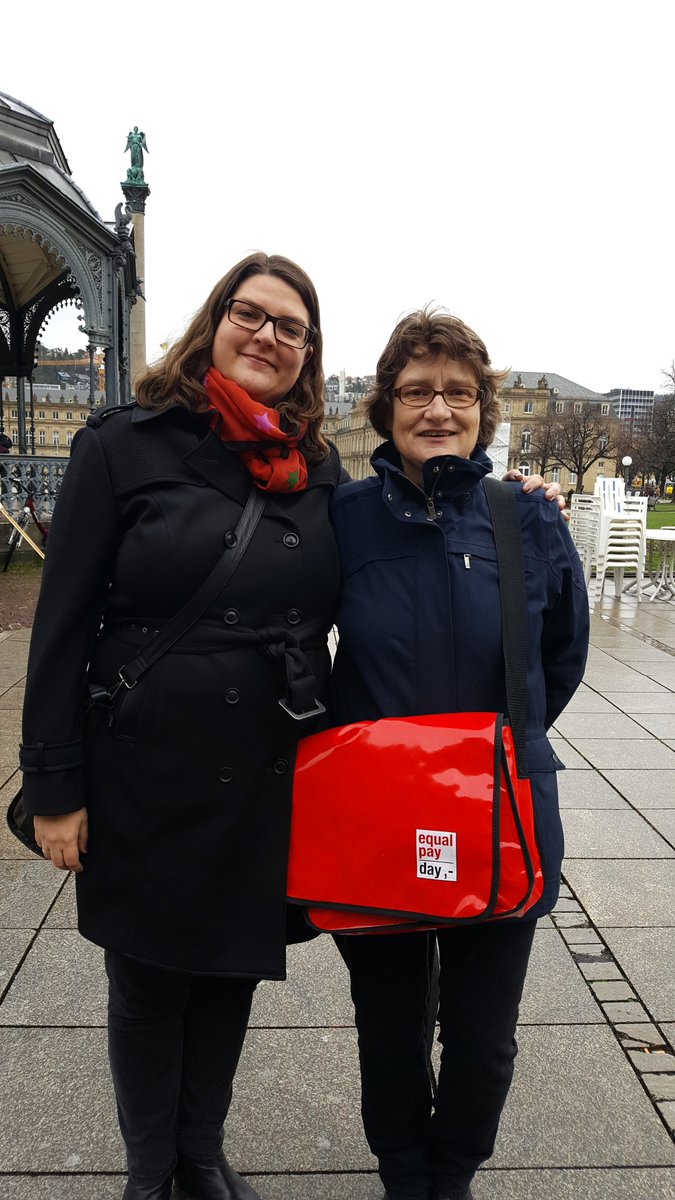 Sie setzt sich entschlossen gegen #Lohndiskriminierung ein - dafür erhielt Edeltraud Walla den LA VERA DONNA Preis; Herzlichen-Glückwunsch!