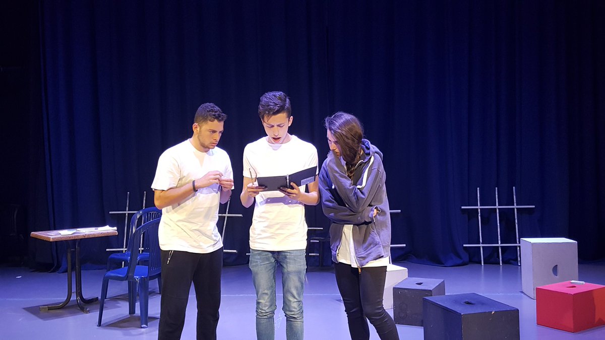 said_daphne's tweet photo. Ib students #collaborativeproject @vismalta @djmiles #vishigh https://t.co/ootdgenxx4