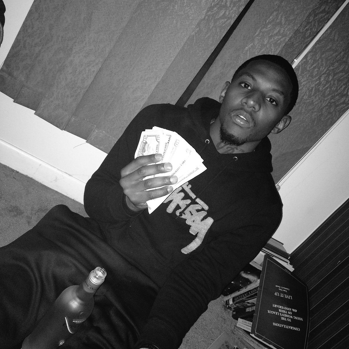 _freemoney__'s tweet photo. 2k17 shit 🔥🤘🏾💯 https://t.co/Ai0ddqKZ36