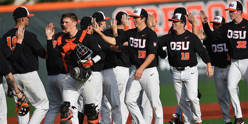 d1baseball's tweet photo. D1B TOP 25: FOUR new teams in the ranks. Welcome, @UKBaseball @MizzouBaseball 
@OU_Baseball @MizzouBaseball 
⬇️
https://t.co/P8Gbbzp7nY https://t.co/KGSnHVrhNe