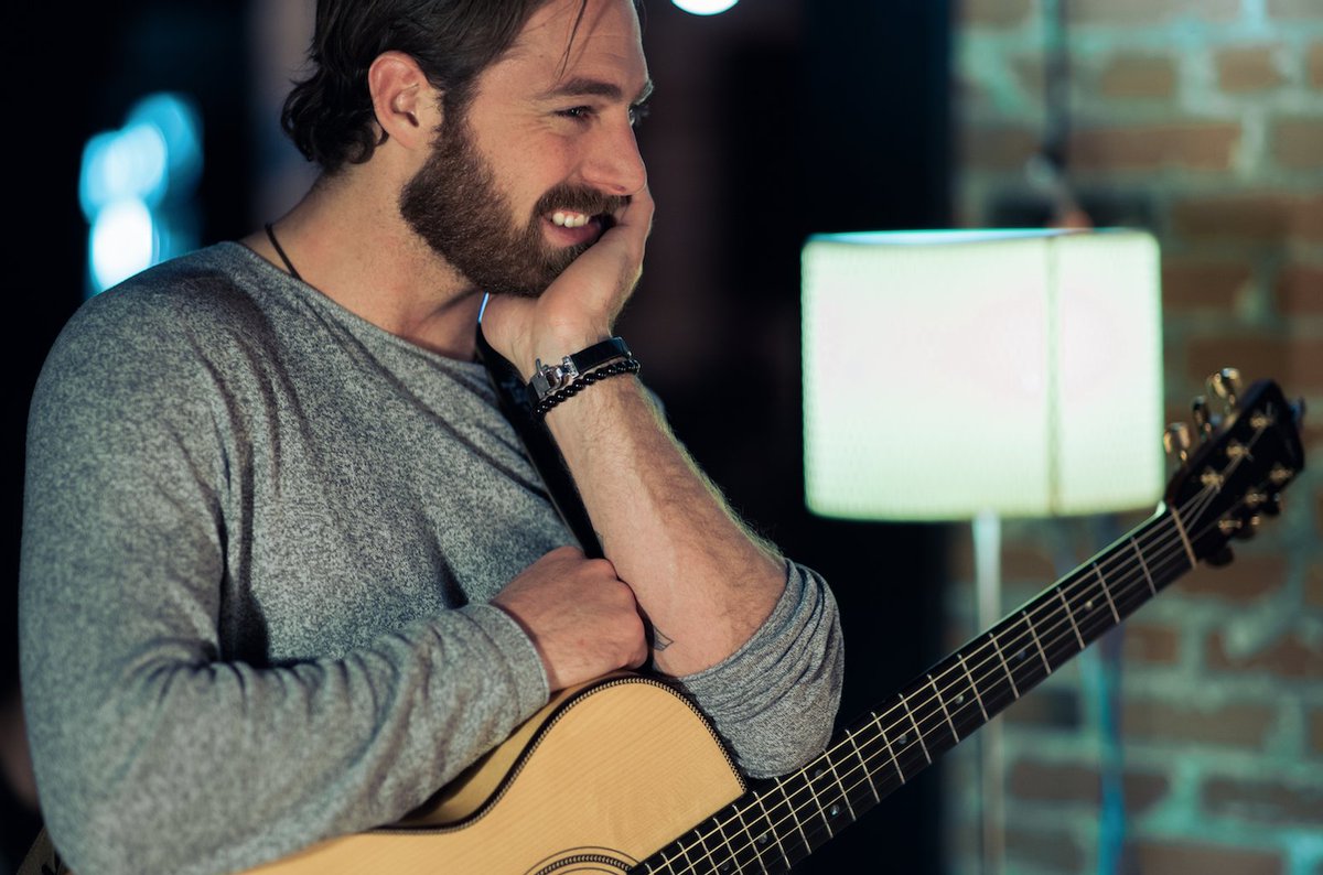 Watch <a href="/JonRoyOfficial/">Jonathan Roy</a>'s intimate performance of #GoodThings now on <a href="/northernsession/">Northern Sessions</a> 🎶🎤 smarturl.it/NSJR17