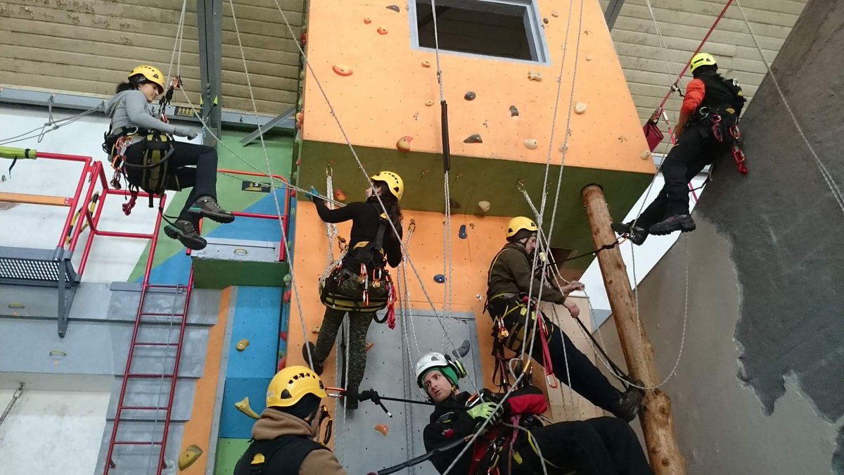 passthewrench's tweet photo. Training with ladies & gents of abseiling #construction #training #cranesinthesky #aimhigh #skillshare #facesweat #backinthesaddle https://t.co/MLnjcLtR5F