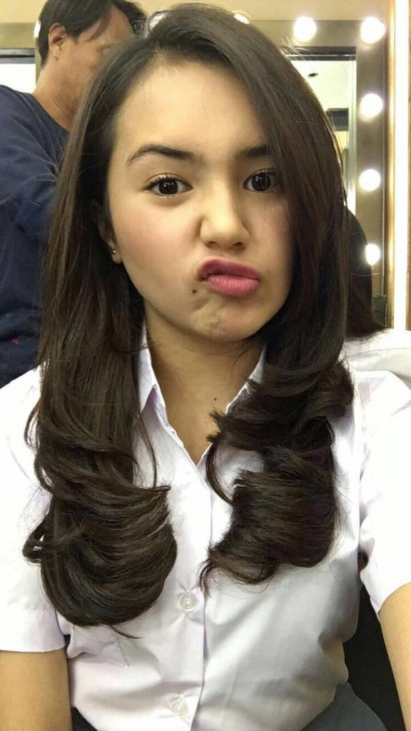 CutBebyTshabina's tweet photo. Cium duyu ah yg tadi nonton #BMBPEPS1 😋 https://t.co/DEKcKluuUM