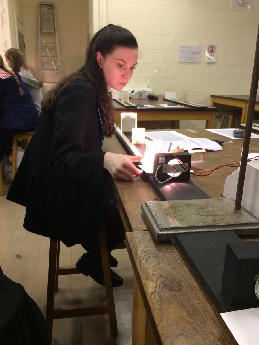DHC_Aspirations's tweet photo. Physics taster session @Cambridge_Uni @AdventureDHC #DHContour #lovelearning #STEM #DHC #UniVisits https://t.co/4x7VxT1jlt