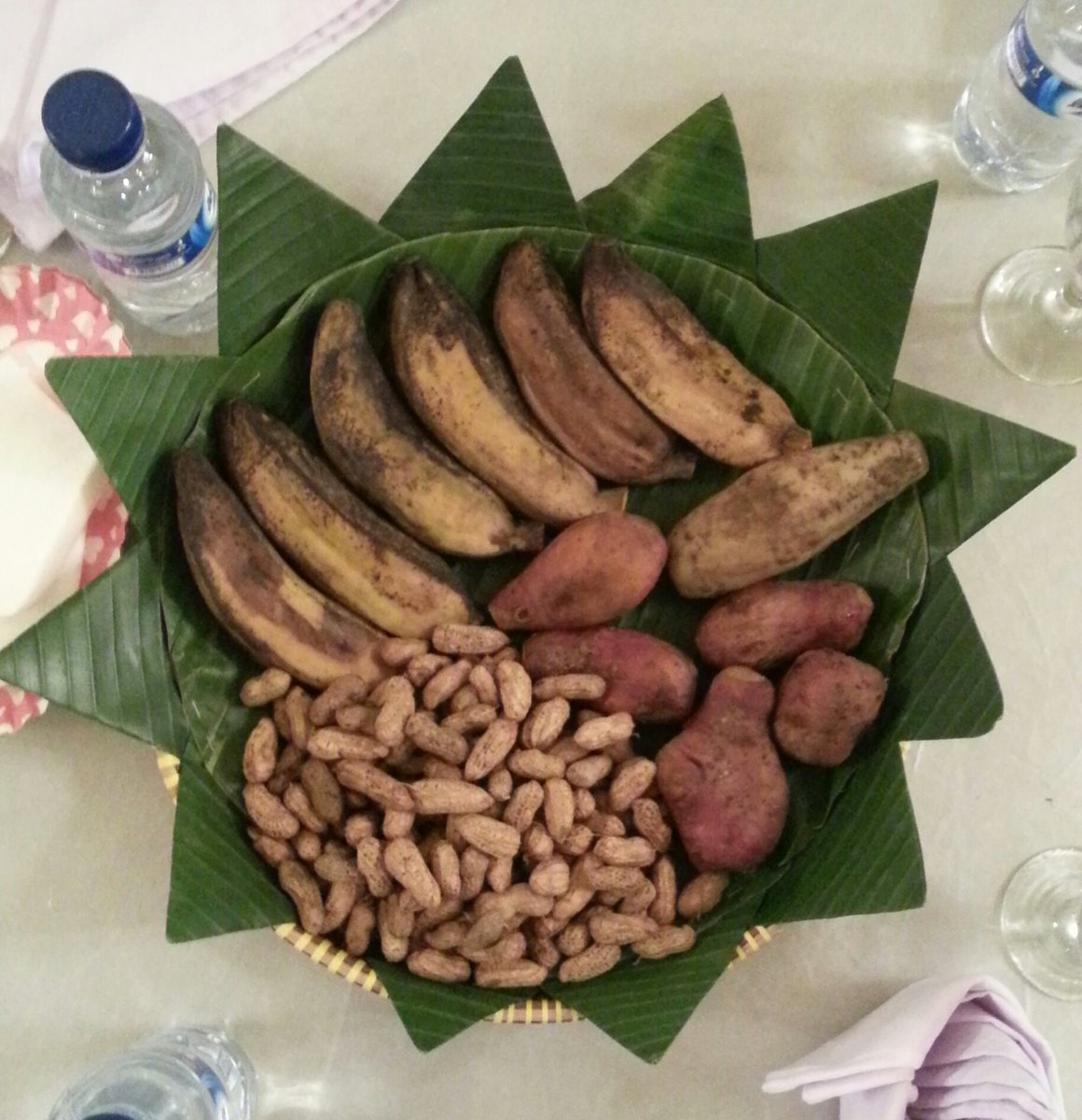 TravellerKaskus's tweet photo. Camilan "Hasil Bumi" santapan ringan malam ini #JogjaIstimewa https://t.co/mmnKg55iMT