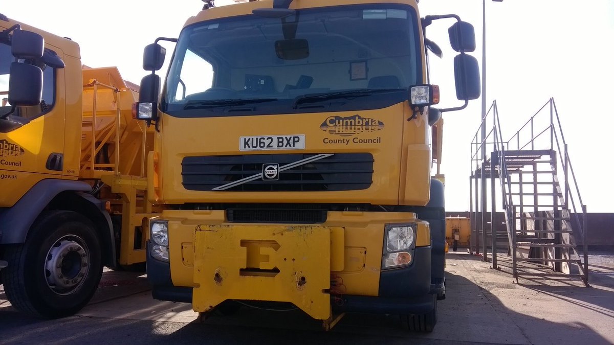 We're gritting/patrolling 30 priority routes tonight. #Snow possible above 150m overnight. Take care! Full details: cumbria.gov.uk/gritting