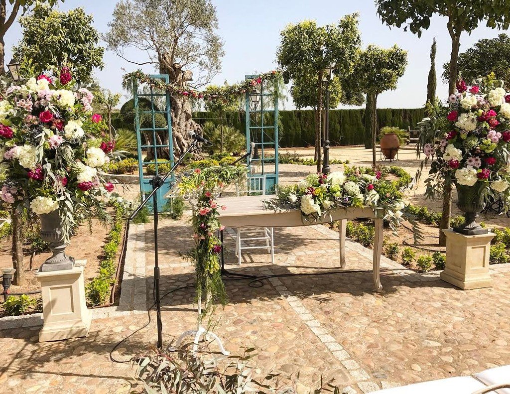 🌺🌸PRIMAVERA🌸🌺 Con flores, muchas flores, todas las flores que puso @lafloreriahuelva en la… ift.tt/2mkVeRB