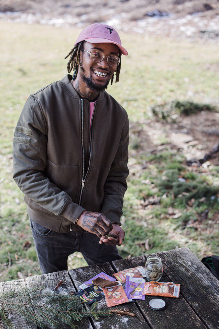 ShottaVxmp's tweet image. Model @ShottaVxmp 
Photographer @MakeWondersPA

Roll ups
@backwoodcigars #Backbacks

Outfit 
@UrbanOutfitters 
@hm 
@VANS_66 
@ETAClothing