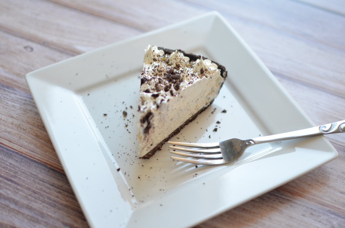 BeingMrsBeer's tweet photo. You know what would make today infinitely better? This pie! https://t.co/emnADIl7OG #EdwardsPieceOffering #ad https://t.co/MIYEECusMd