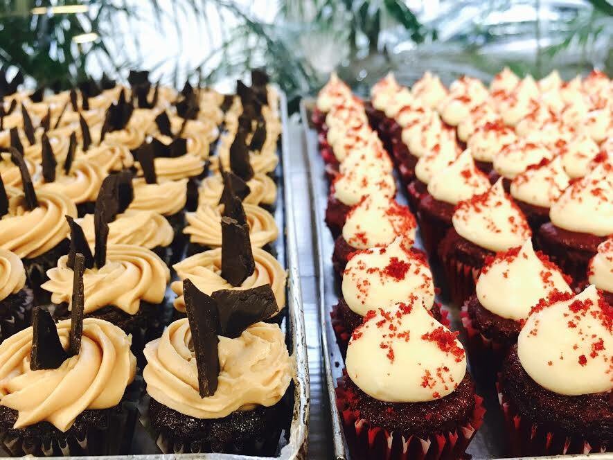 EllipsisBakery's tweet photo. Place an order for customised mini cupcakes at our #Worli outlet: 022-66164653

#EllipsisBakery #LoveAtFirstBite #DeliveryUntilMidnight #Yum https://t.co/3joA1MlSny
