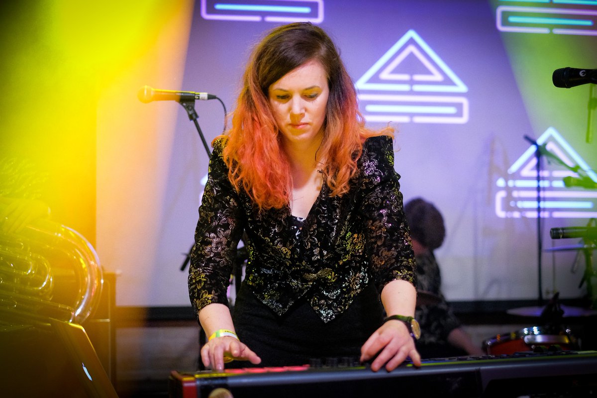 Anna_L_Bailey's tweet photo. Why are bands struggling to showcase and tour?https://t.co/15SpRS31Rh
#elfkid @bellaunion @AnnaHMeredith @BBClamacqshow @PRSFoundation https://t.co/kMAoSf8NHm