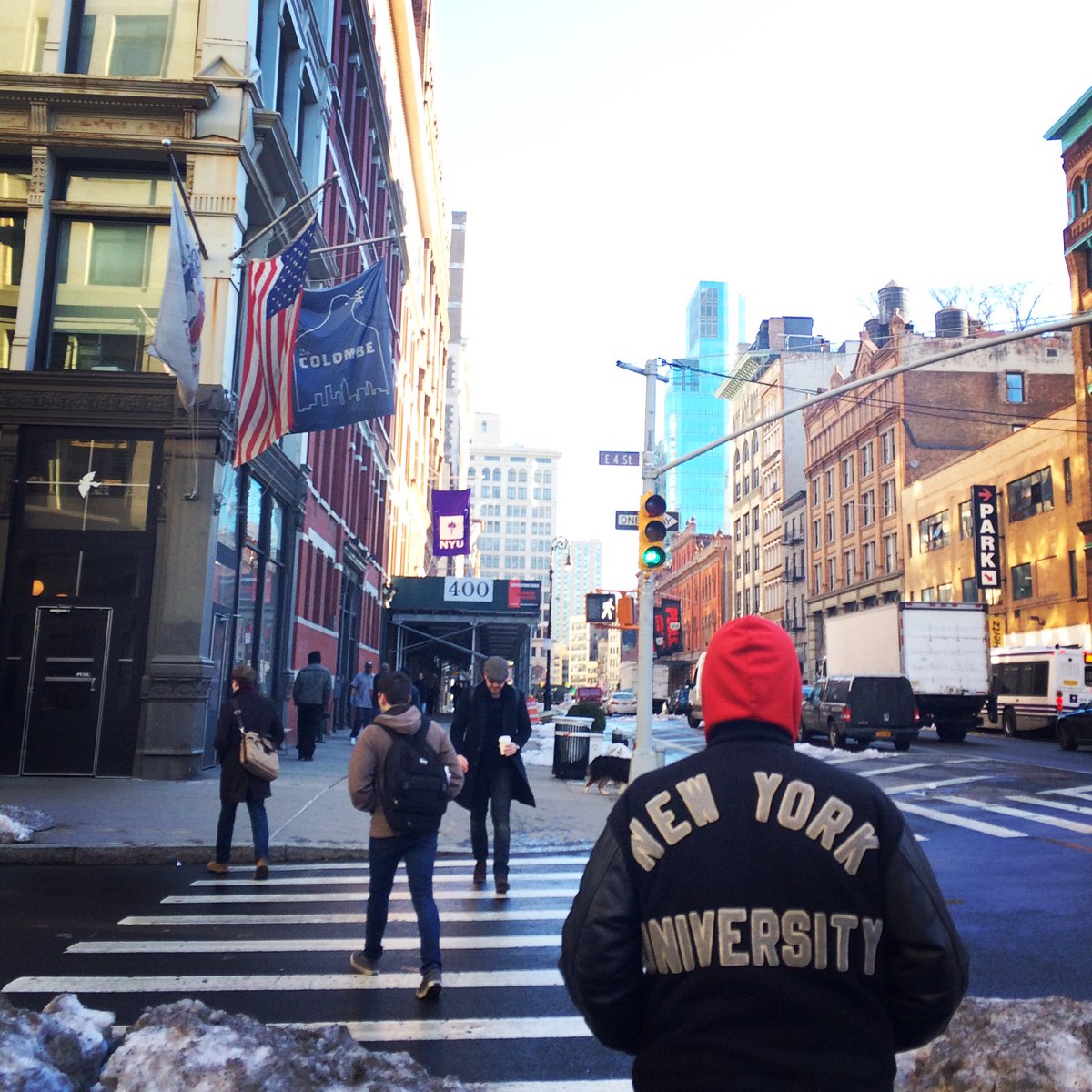 ArtsandScience's tweet photo. Happy spring! #nyu #nyc #firstdayofspring #springishere #monday #morning #favoritejacket for a #favoriteplace showing #violetpride 👍 https://t.co/nNdJ2TycyF