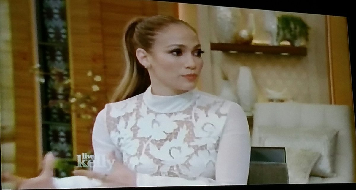 LeonPZambrano's tweet photo. Great to see @JLo🎤🎥👗 on @LiveKelly 📺 #LiveKelly #JLo #MaxEmme https://t.co/vl5zBPNKnF