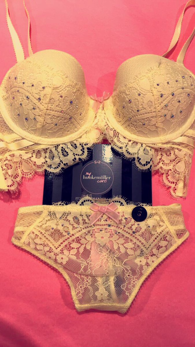 Do you have a membercard? 
Cause it is almost memberday!
#HKM #flagship #Amsterdam #kalverstraat <a href="/d_dekruyf/">Desiree De Kruyf</a> <a href="/ChantalG2284/">Chantal Geschiere</a> <a href="/RayannJeppe/">Rayann Jeppe</a>