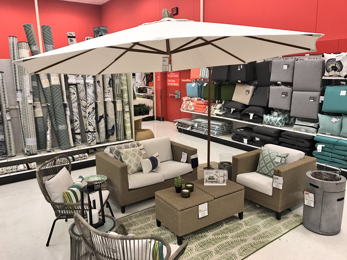marnze_1360's tweet photo. Jazzin' up our seasonal department! 🌻🌵☀️Summer is just around the corner!!! 🍃 #shoptarget #vmtl #G291style #merchlife @kylebod @Xpctmore 🎯 https://t.co/863nB44Daz